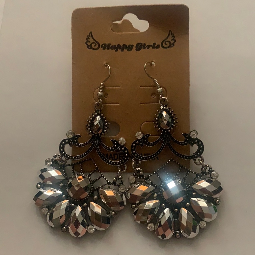 NWT Happy Girls marcasite look earrings w/ crystals in silver not heavy on ear